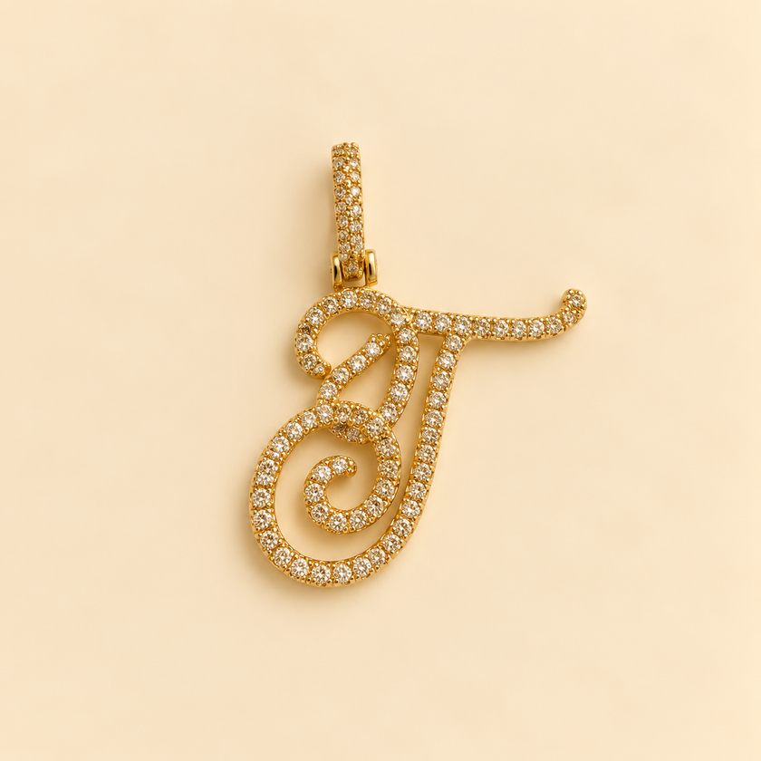 Latina initial